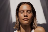 Skin flooding is de skincare trend waar iedereen het over heeft